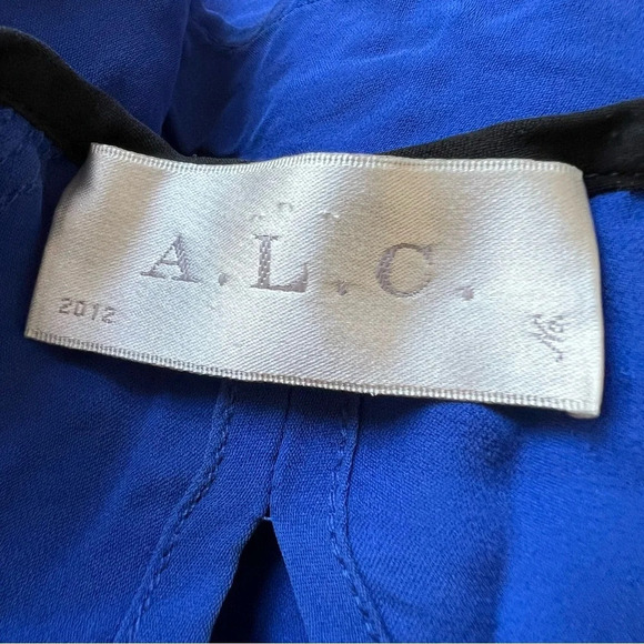 ALC B Blue Silk Keyhole Neck Sleeveless Top 17907 - Picture 8 of 9